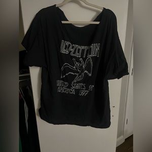 Cut off the shoulder graphic t-shirts